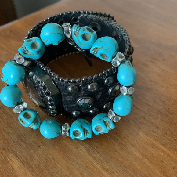 Turquoise Skull Bead Bracelette - Picture 6 of 7